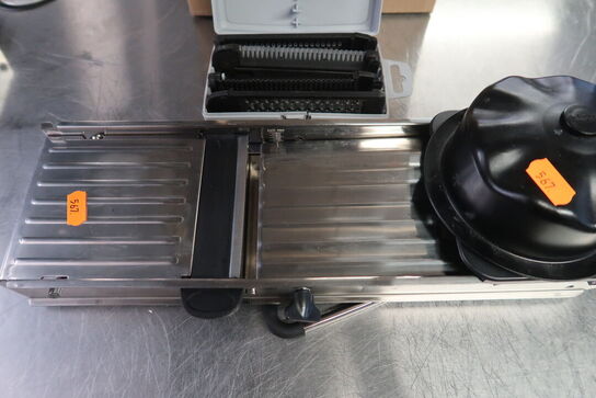 Mandolinjern med slæde og 5 stk. knive