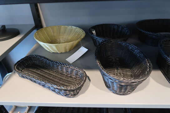 16 stk. brødkurve og brødposer