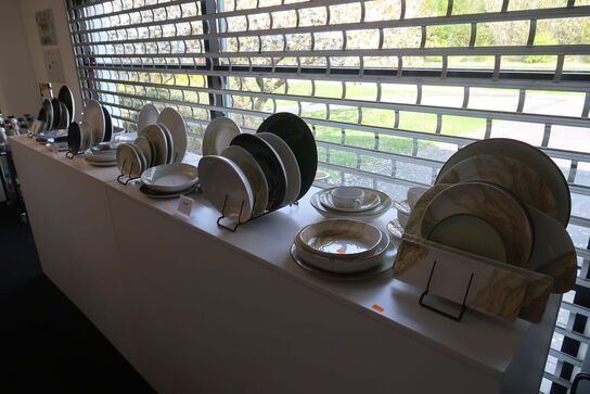 71 stk. tallerkener, kopper, fade m.m. CHURCHILL