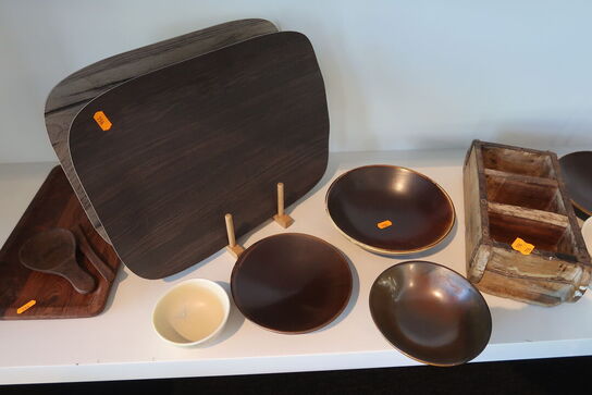 Tallerkener, bakker m.m.