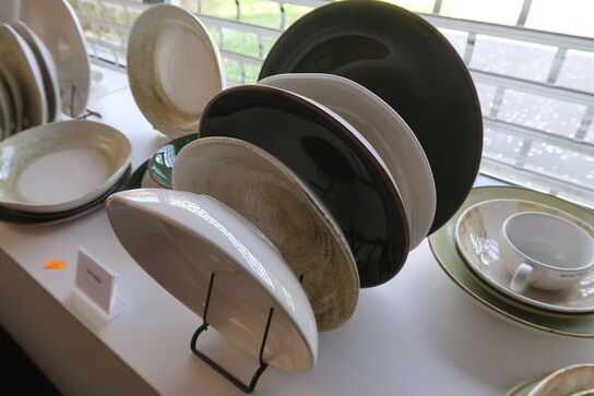 71 stk. tallerkener, kopper, fade m.m. CHURCHILL