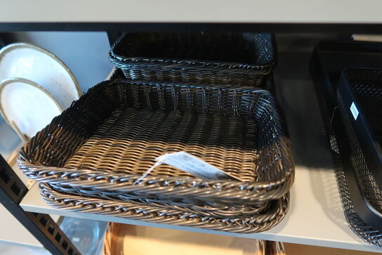 16 stk. brødkurve og brødposer