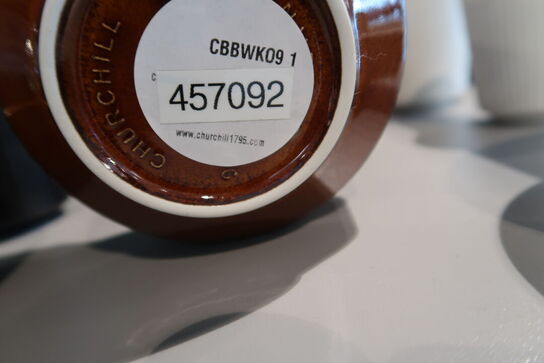 179 stk. tallerkener, kopper, skåle, kander m.m. CHURCHILL