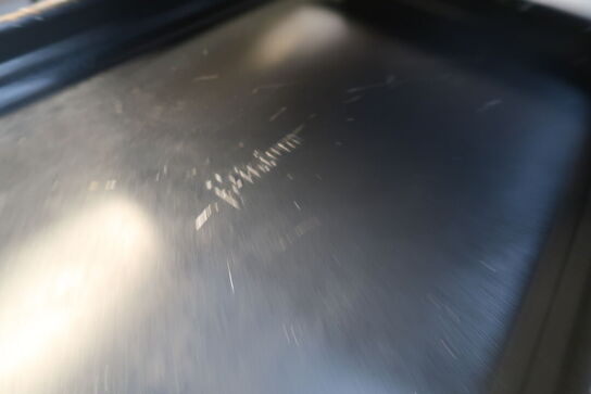 Stikvogn med kantiner og bageplader