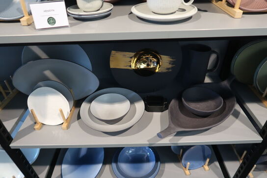 141 stk. tallerkener, kopper, skåle, kander m.m. ROSENTHAL, REVOL m.m.