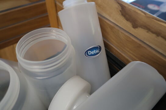 Trækasse med plastflasker