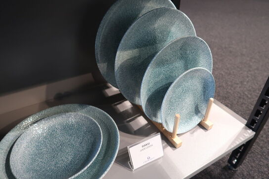 137 stk. tallerkener, kopper, skåle, kander m.m. CHURCHILL