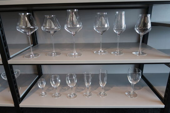 283 stk. glas og kander