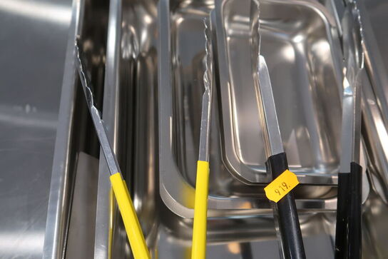 7 stk. kantiner samt tænger