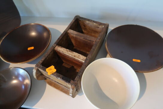 Tallerkener, bakker m.m.