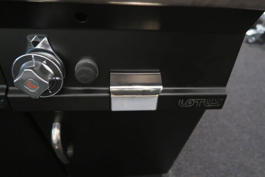 Charcoal grill CW-74G gas sort Lotus (Udstillingsmodel)