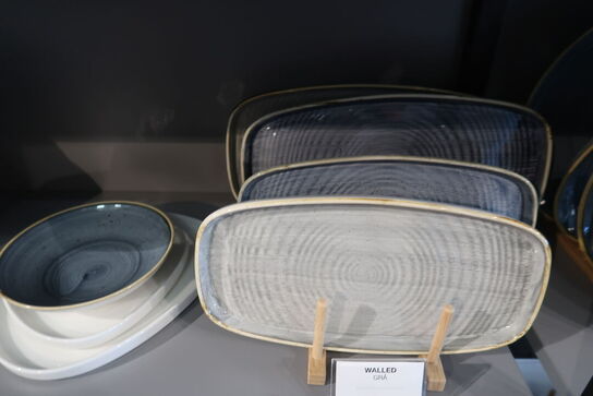 165 stk. tallerkener, kopper, skåle, kander m.m. CHURCHILL