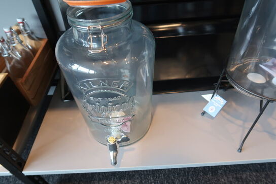 Dispensere med taphane, låg, ur og fade