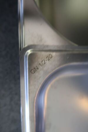 2 stk. kantiner og et stk. låg