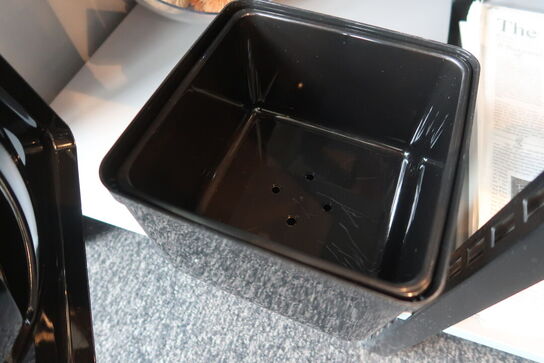 Isspande, lysestager, skåle m.m.