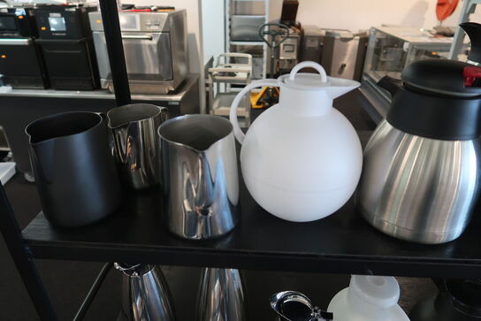 22 stk. tebrygger, termokander og serveringskander