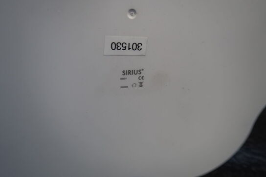 7 stk. lys, opladestation SIRIUS samt serveringsbræt