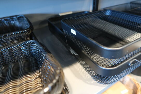 16 stk. brødkurve og brødposer