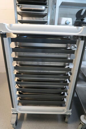 Stikvogn CAMBRO med kantiner