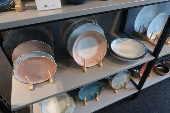 123 stk. tallerkener, kopper, skåle, kander m.m. i stentøj