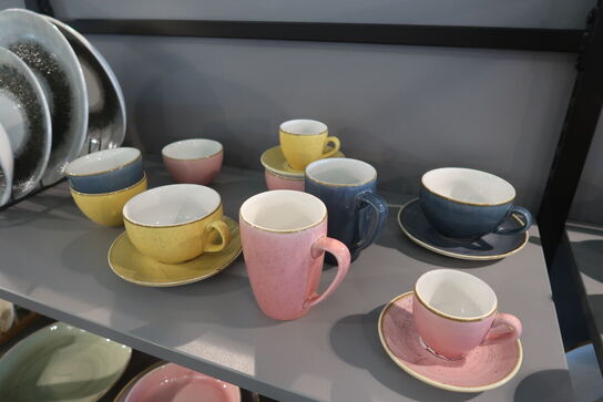 165 stk. tallerkener, kopper, skåle, kander m.m. CHURCHILL