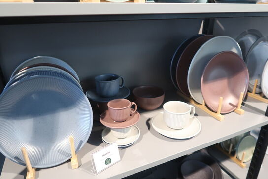 141 stk. tallerkener, kopper, skåle, kander m.m. ROSENTHAL, REVOL m.m.