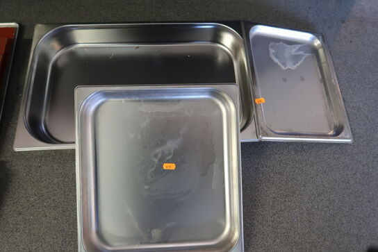 2 stk. kantiner og et stk. låg