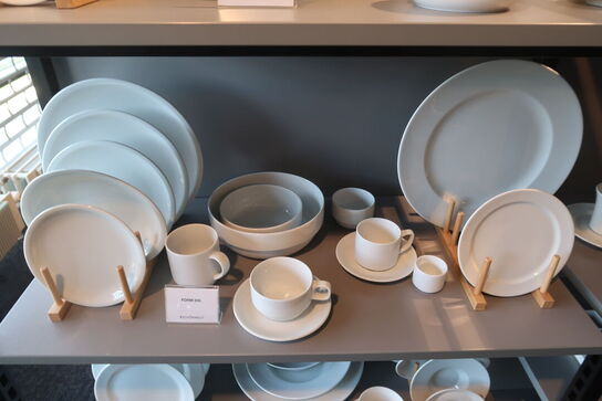 106 stk. tallerkener, kopper, skåle, kander m.m. SCHÖNWALD