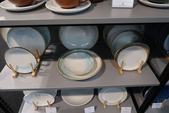 179 stk. tallerkener, kopper, skåle, kander m.m. CHURCHILL