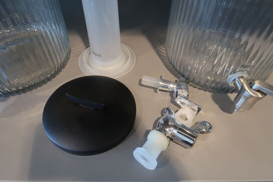 2 stk. dispensere med taphane