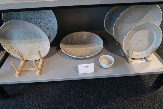 88 stk. tallerkener, kopper, skåle, kander m.m. TOGNANA m.m.