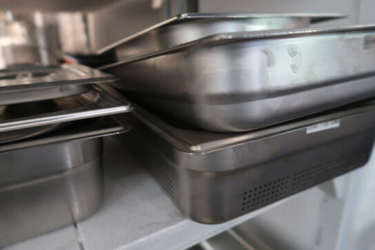 65 stk. kantiner og låg