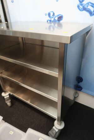 Disk-vogn-bord rustfri stål H900 x B800 x D460 mm (Udstillingsmodel)