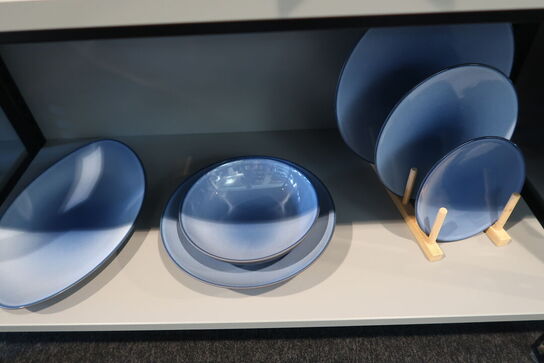 141 stk. tallerkener, kopper, skåle, kander m.m. ROSENTHAL, REVOL m.m.