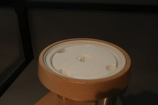 Stativ til saftdispenser