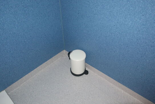 Skammel / skraldespand / planter m.m.