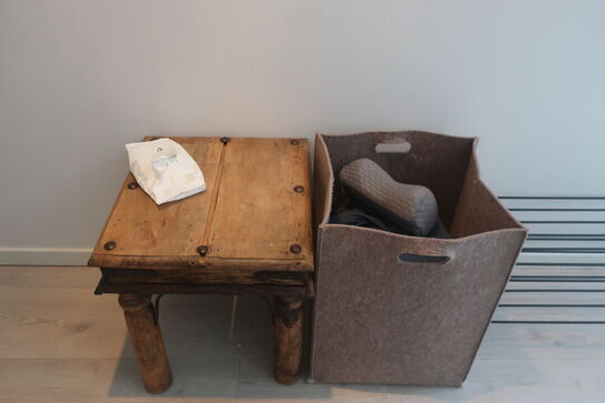 Bord / reol / knagerække / planter