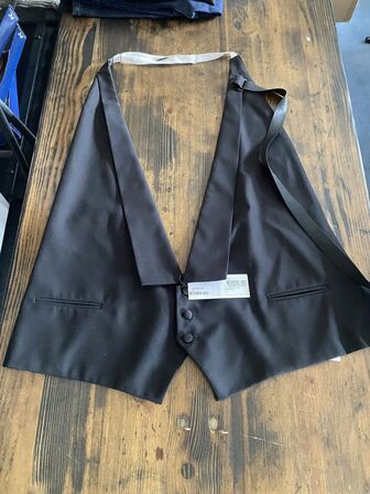 1 stk cavaliere vest til smoking str 4xlarge pris 1200.-
