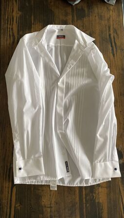 4 stk skjorter Eterna str 38 pris 2600.-
