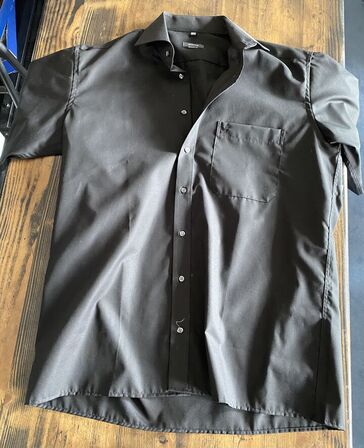 2 stk skjorter korter ærmer Eterna str 39 pris 1200.-