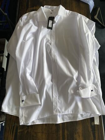 2 stk skjorter Eterna str 48 pris 1500.-