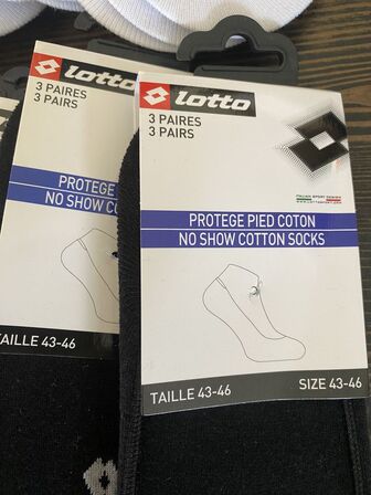 57 par footies lotto,sorte og hvide str 43-46