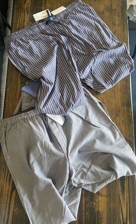 3 stk pyjamas bukser 2x3xl, 1x5xl sciesser 1200.-