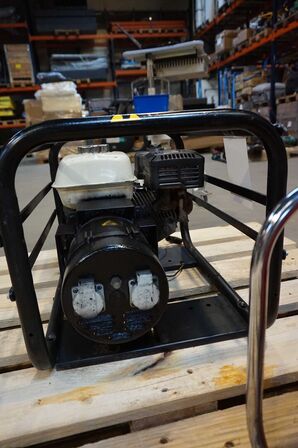 Generator med Honda motor. To udtag 230V (MOMSFRI)