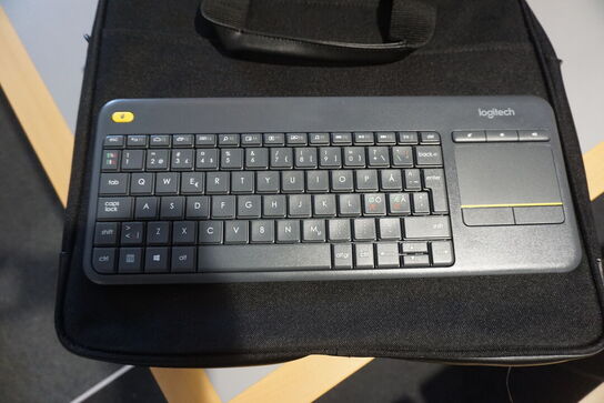 2 kasser med diverse computertasker mv. 