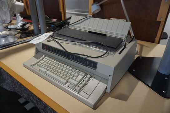 Skrivemaskine IBM 6746