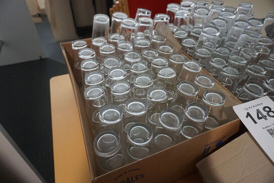 3 kasser med diverse glas