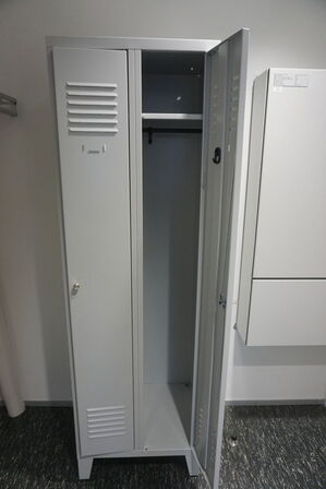 Omklædningsskab 
