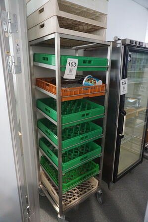 Stikvogn med diverse bakker