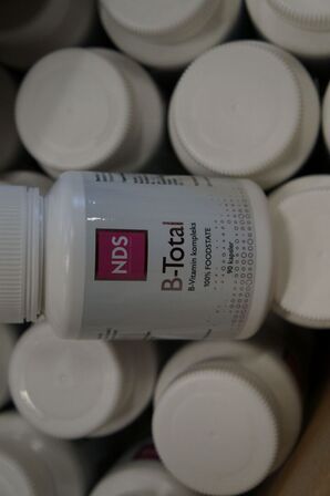 3 kasser med diverse NDS kosttilskud 